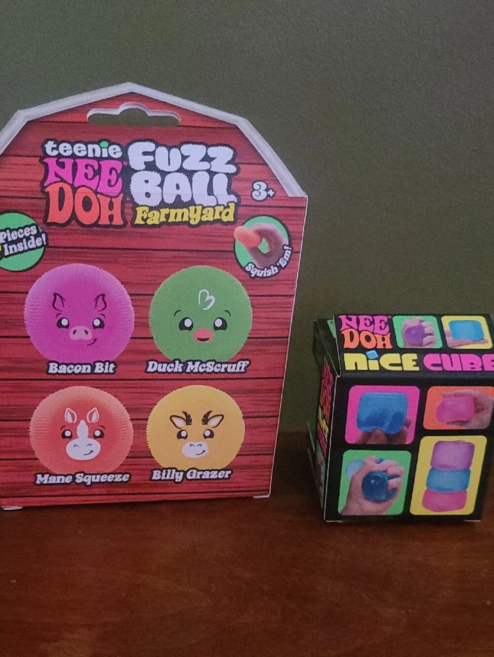 Neon Doh  Farmyard Fuzz Ball Set And Cube